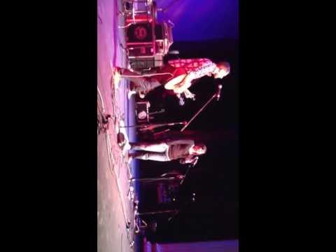 me, live onstage with BRANDON HEATH!!