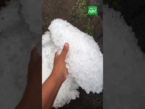 Granizo cobre ruas e plantações em Minas Gerais