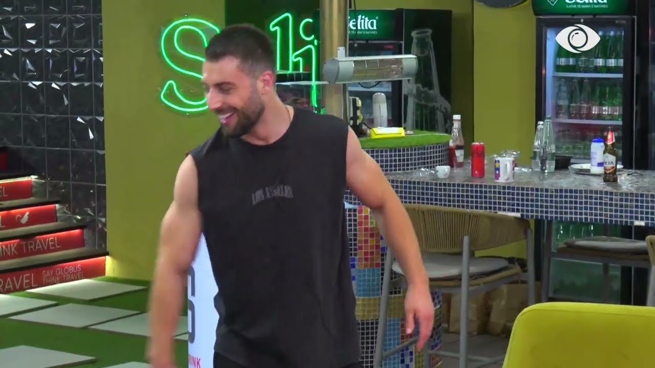 Këtë këngën e ke kënduar kur iku Ilnisa/ Ironi mes Meritonit dhe Eglës