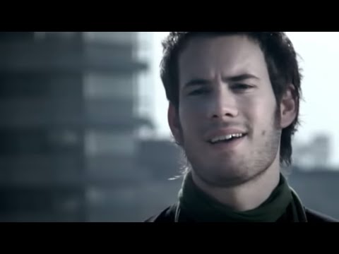 Revolverheld Ich Lass Fur Dich Das Licht An Lyrics English Translation Learn Languages With Music Lyricfluent