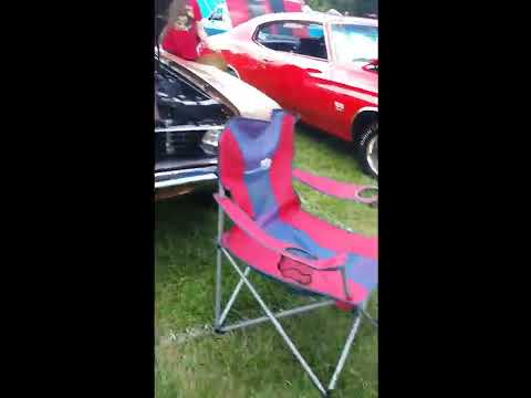 Exploring a Manassas car show