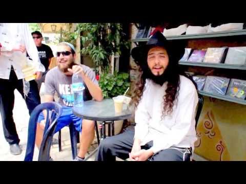 The Kosher Animal Rap: Ari Lesser Freestyling in Tsfat