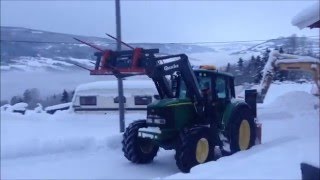 Cowboyhatt og hjortevest -Vassendgutane