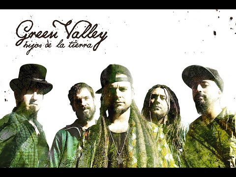 "Bailando Al Son Del Mar" Acústico ft. Rapsusklei ::: Green Valley https://greenvalley-band.com/