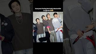 Download lagu Everyone Posing Normally Meanwhile Jungkook | [#오늘의방탄]260417 BTS WORLD TOUR 'ARIRANG' IN JAPAN#방탄소년단 mp3