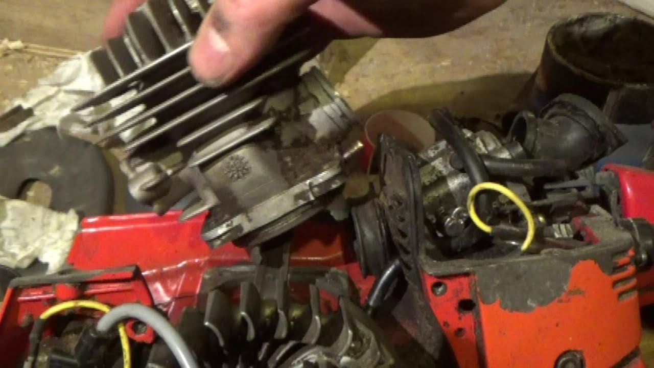 Quick Tip For Fitting Replacement Piston Rings Into A Chainsaw Engine