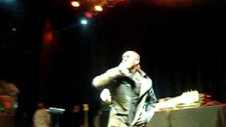 Akon preforming Gun Shot at showcase live in Foxboro