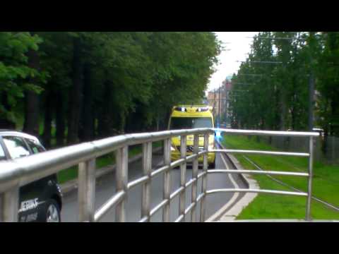 Norwegian Ambulance on emergency run to the Vigalandpark in Oslo (Arrival)