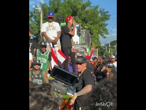 @cosculluelaelprincipe en el rodaje dela prenda remix x rochi rd x gatillero23