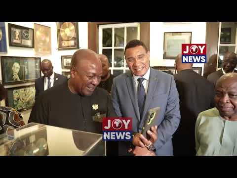 Watch as President Mahama interacts with Nana Rita Marley, the widow of reggae legend Bob Marley.
