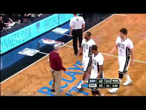Alan Anderson Goes Down Hard vs Pelicans