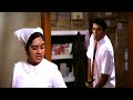 ഇയാൾക്ക് വസ്ത്രം മാറാൻ വേറെ സ്ഥലം ഒന�