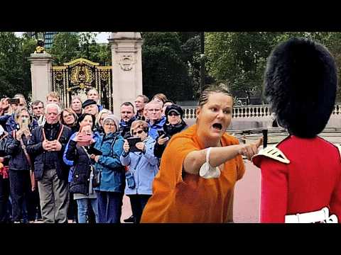 When disrespectful tourists clash with Royal Guards...