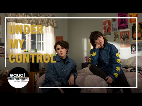 Tegan And Sara Open Up About Awkward Experiences Throughout Their Careers