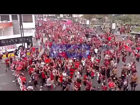 "La 12 caravana al estadio nacional" Barra: La 12 &bull; Club: Alajuelense