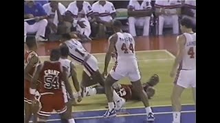 Isiah Thomas Bodies Charles Oakley for Key Rebound