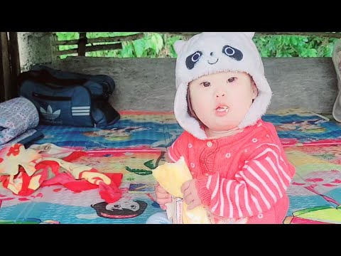 The daily struggles of a single mother and her child.