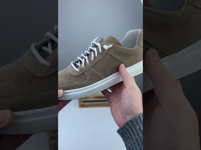 Чоботи жіночі шкіряні байка хутро 592641 Чорний Кеди чоловічі замшеві 586373 Бежеві