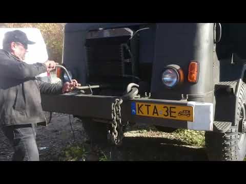 Odpalanie korbą stara 660. Cranking the old vehicle