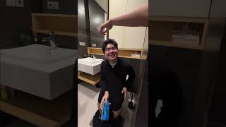 Download lagu who told you to use your phone in the bathroom 😡 #enricovirly #couplecomedy #prank mp3