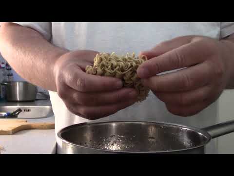 MongoTV_2810 - Mongo Madskole - OKSEBOUILLONSUPPE Med Pølse - Nudler - Løg - Gulerødder