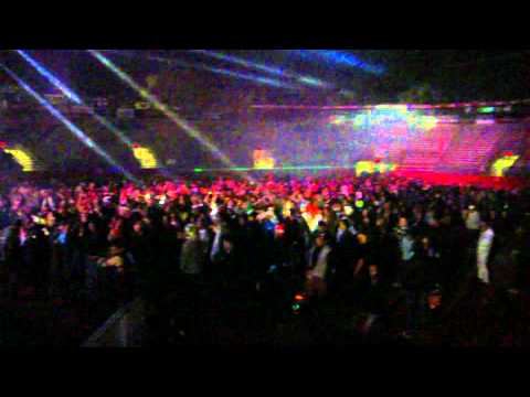 Winterfresh 2011, Nitrous Oxide playng "iPeople"