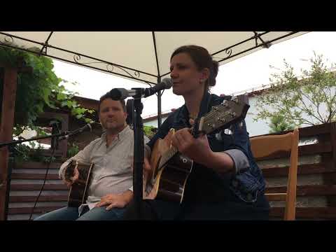 Viki Olejárová a Robert Štěpán-Veličenstvo Kat /Karel Kryl/