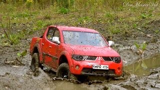 preview picture of video 'MITSUBISHI L200 iN DEEP MUD'