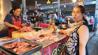 preview picture of video 'We Visit The Warin Chamrap Market, Ubon Ratchathani'
