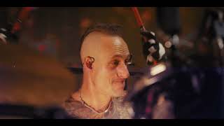 Video zu 'Still Waiting' ansehen