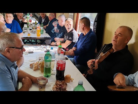 Tri Bećara - Burek (official live video)