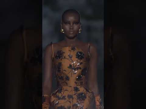 Adut Akech walking for Versace Fall 2023.••#fashion #fashionweek #fashionstyle #fashionista #model