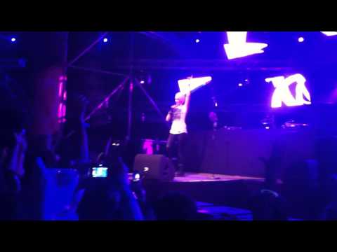 Dash Berlin vs Above & Beyond - Waiting to Disarm Your Sun & Moon