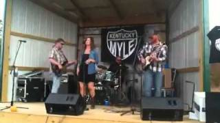 Kentucky Myle performs at Kinman Farm