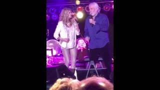 Kenny Rogers and Linda Davis