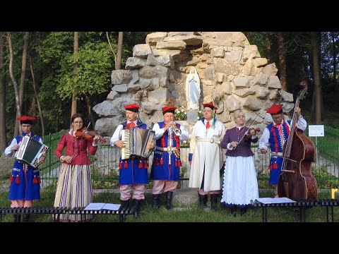 Zespół ludowy "Zalasowianie" pod Grotą w Szynwałdzie  - 26.05.2022 r.