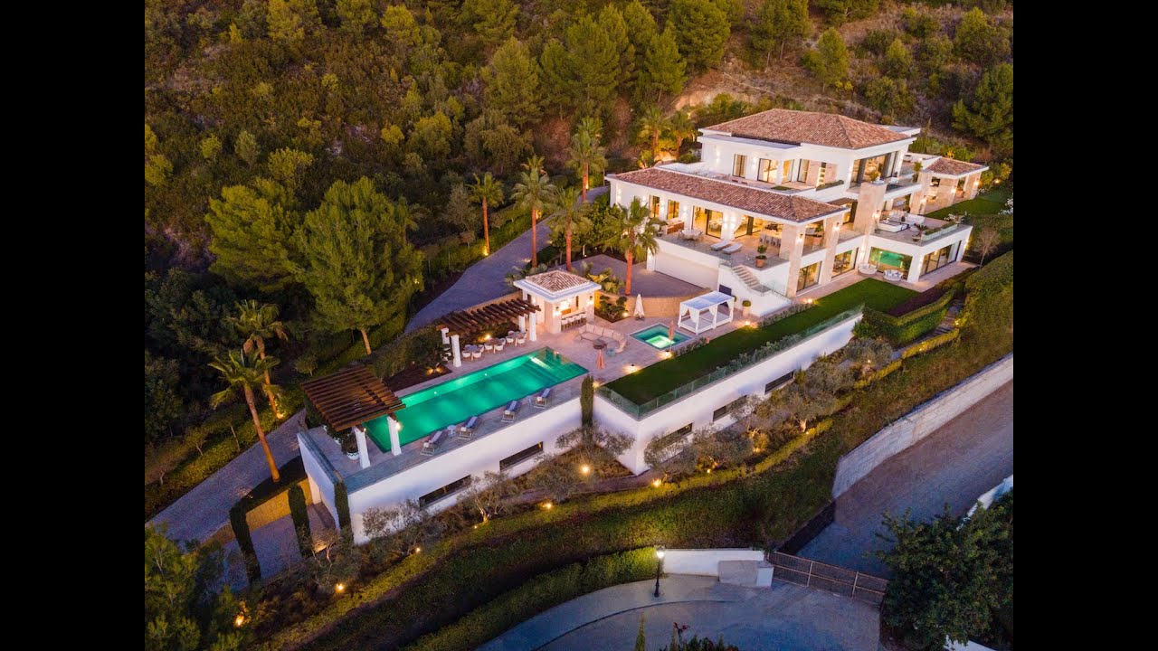 Remarkable villa with timeless on point design for sale in Cascada de Camojan, Marbella Golden Mile