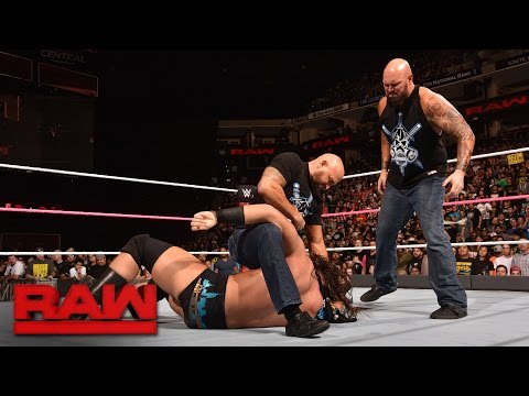 Luke Gallows & Karl Anderson ambush Enzo Amore & Big Cass: Raw, Oct. 10, 2016