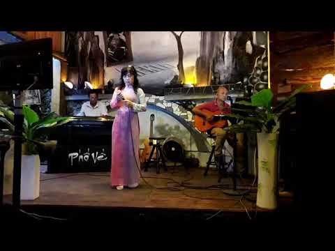 Thể hiện bởi Hoài Mỹ