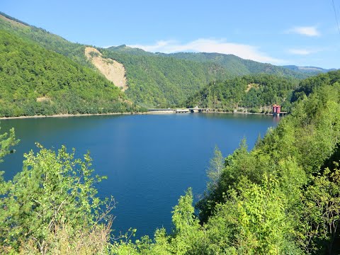 Driving on the route Voineasa - The Brădișor (Little Fir) Dam, (Romania) 2025