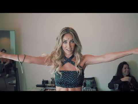 Karol G, Anahí - Backstage #BichotaTour (Arena Ciudad de México / 11-06-2022)