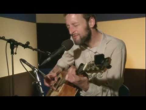 Alasdair Roberts performs Farewell Sorrow