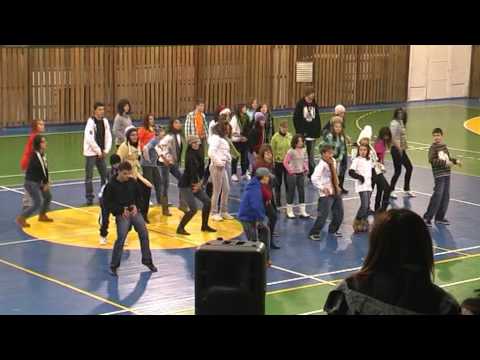 Flashmob Vaslui Michael Jackson Dance Tribute - DeLuk - sala sporturilor