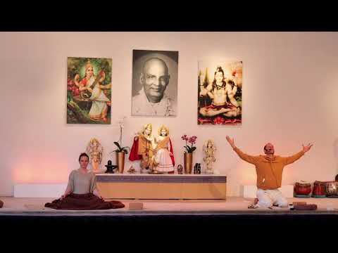 Yogastunde Mittelstufe "spezielles Thema" mit Ravi - Yoga Vidya Live,  09.03.2022, 16:15 Uhr