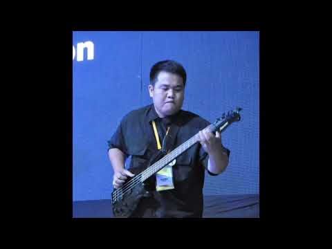 Easy Slap Bass Lesson by Alexis Sklarevski