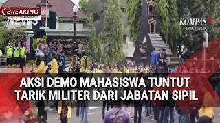 Download lagu Aksi Demo Mahasiswa Tuntut Tarik Militer Dari Jabatan Sipil mp3