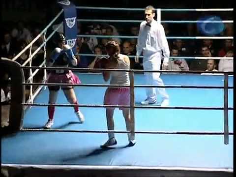 Boxeo femenino en Valladolid  Cristina Gómez vs Laura de Castro