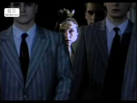 Bára Basiková - Soumrak Bohů