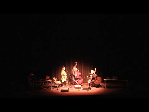 Catherine Ireton  'I am a Zither' performed by Fem Engine