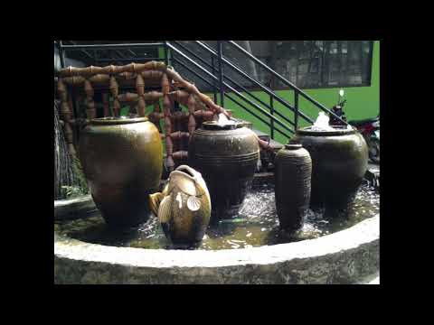 Peb Lug Uake Le Ib Tsev Neeg  - Xaiv Ntaj Lis